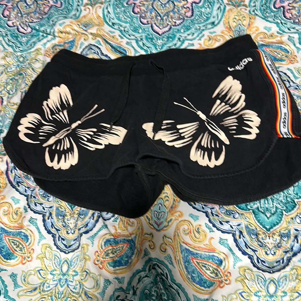 Adidas butterfly shorts size medium